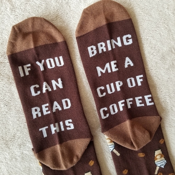 New Novelty Socks 2 Pack - If You Can Read This, Bring Me...Coffee/Beer - Picture 6 of 15
